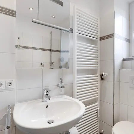 Rotes Haus Ueber Den Weinbergen Konstancja