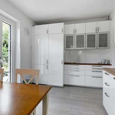 Rotes Haus Ueber Den Weinbergen Apartament