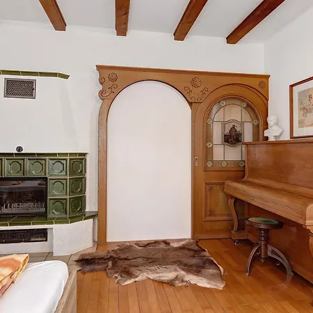Rotes Haus Ueber Den Weinbergen Apartament *