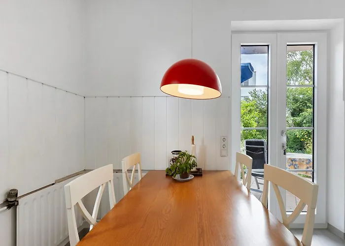 Rotes Haus Ueber Den Weinbergen Apartment