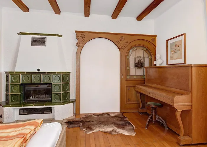 Rotes Haus Ueber Den Weinbergen Apartment *