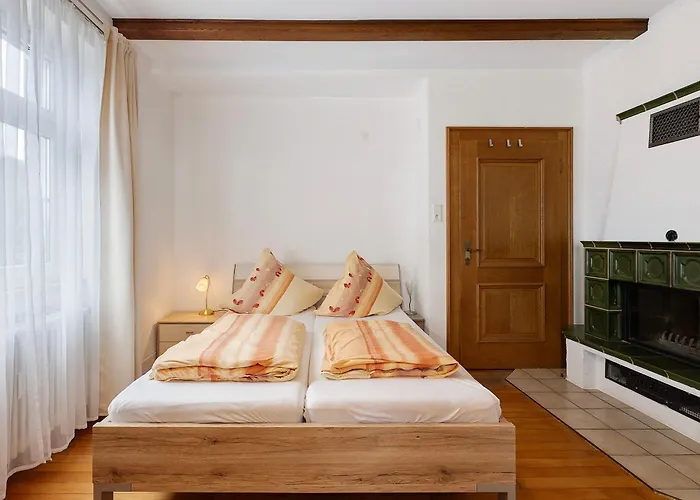 Rotes Haus Ueber Den Weinbergen * Konstanz