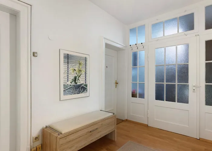 Rotes Haus Ueber Den Weinbergen Apartment *